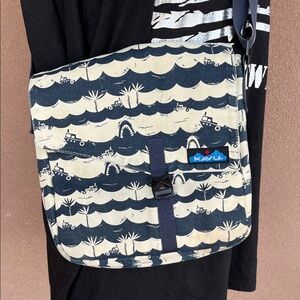 Kavu Navy and Beige ocean Patterned Messenger Bag